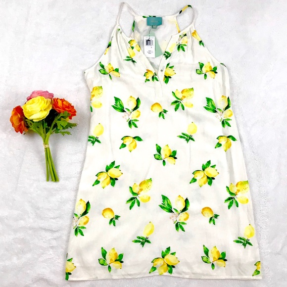 Skies Are Blue Dresses & Skirts - Skies Are Blue NWT Lemon Print White Halter Dress
